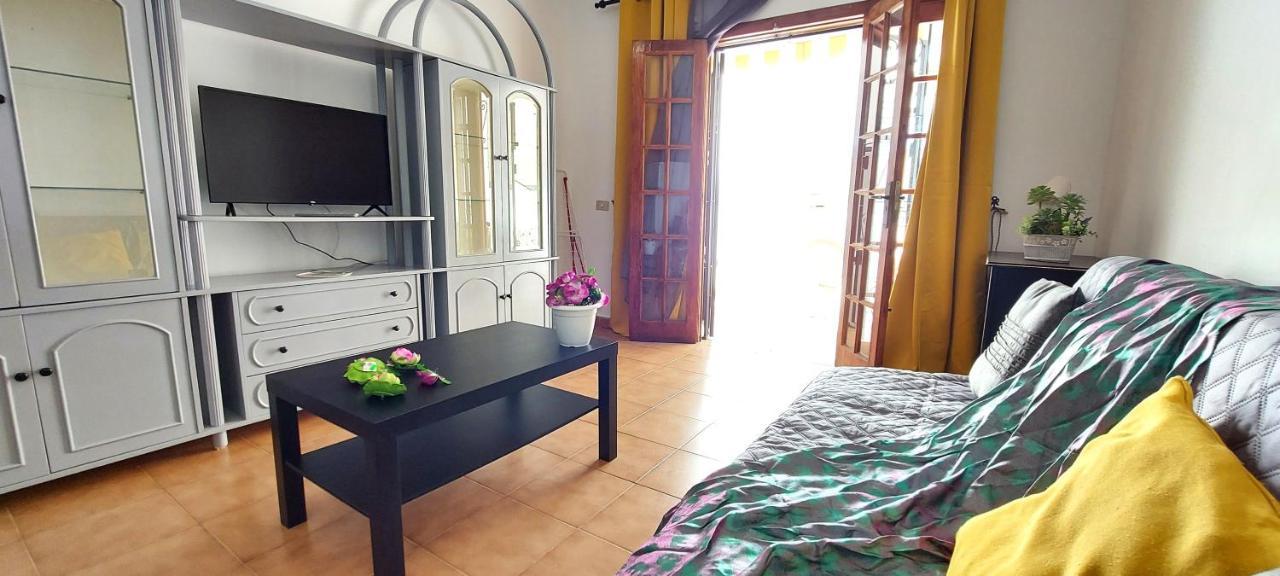 Los Cristianos Apartment, 1 Bedroom Wifi Free & Big Terrace Exterior photo
